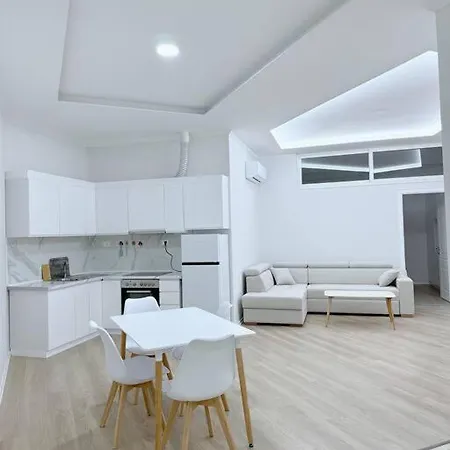 Aem 1 Bedroom Apt #8 *